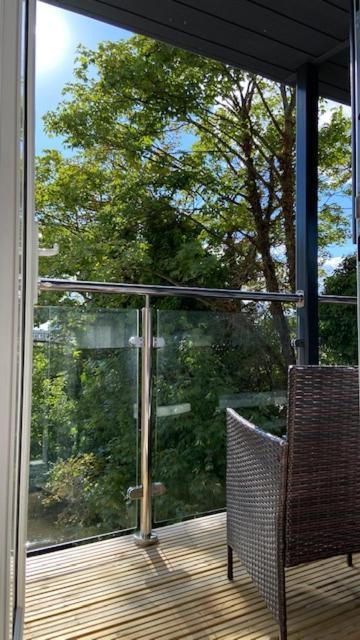Modern Central Flat With Balcony & Free Parking On-Site Bornemouth Extérieur photo